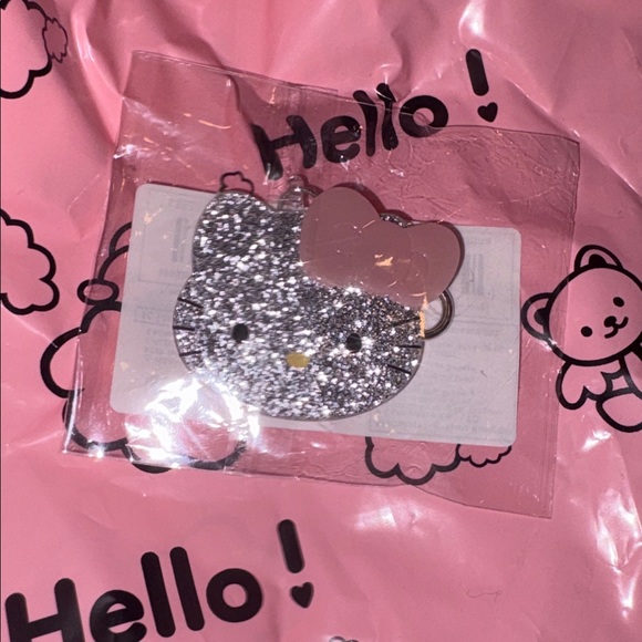 Hello Kitty Glitter Keychain. - Picture 3 of 3